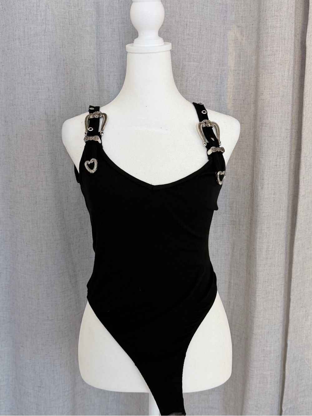 Sugar Thrillz Black Buckle-Accent Heart Strap One-Piece Bodysuit with tags